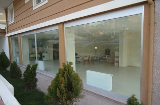 80m2 büyüklügünde 2 dükkan satýlýk